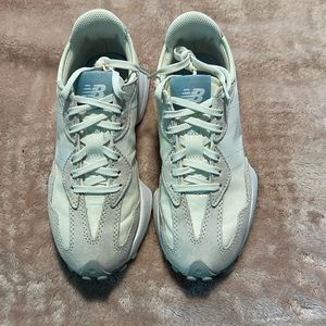New Balance 327 Women’s sneakers